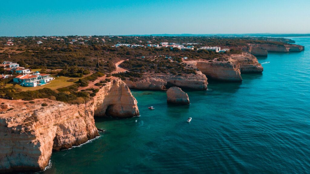 10 - QFILM Studio Editorial luxury oceanfront wedding venue in the Algarve, Portugal - Cinematography by QFILM Studio